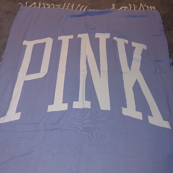 Victoria's Secret Cream and Red Retro Tote And Blanket Bundle. - Picture 6 of 10